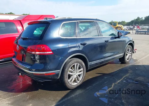 2015 Volkswagen Touareg Tdi Lux z USA, uszkodzony, nr VIN WVGEP9BP5FD006664
